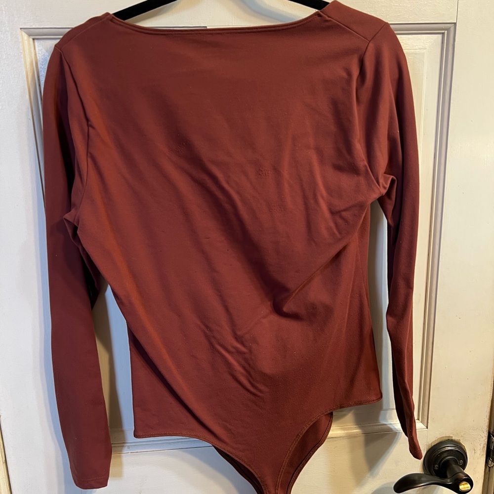 Abercrombie Burgundy Sweetheart Neckline Long Sleeve Bodysuit - Picture 2 of 2